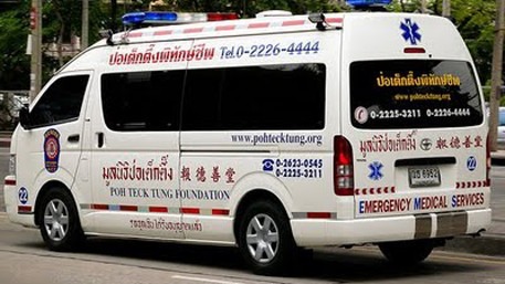 The Phuket News: Одна российская туристка погибла и семеро пострадали в результате аварии микроавтобуса на Пхукете